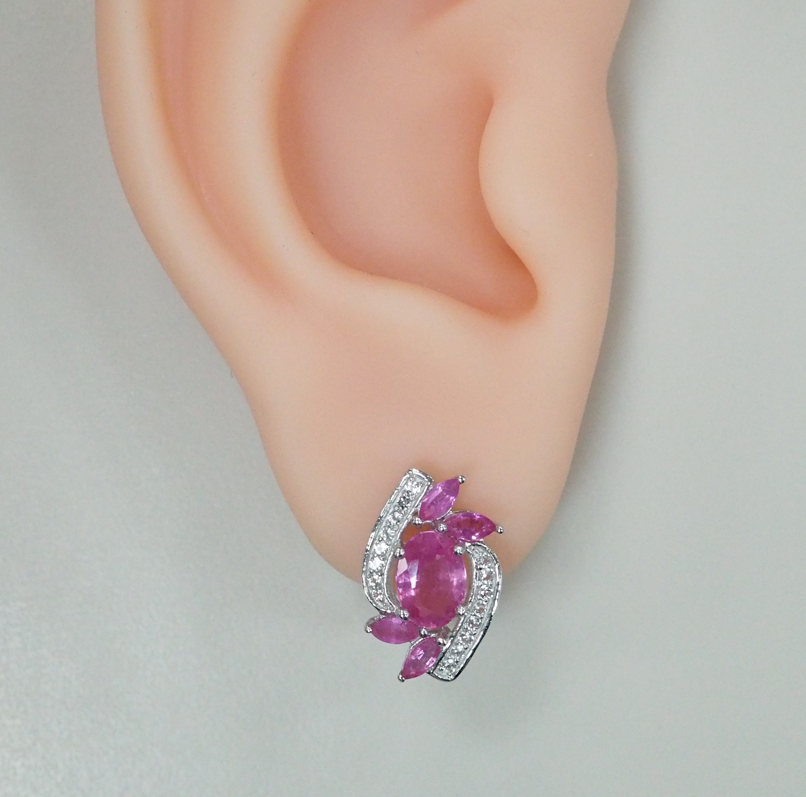 Серебряные серьги с розовыми сапфирами